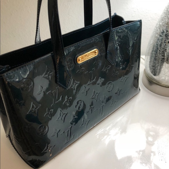 SOLD🎈Vernis Leather Tote - Picture 2 of 8